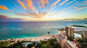 Beach - Experience Island Paradise at The Grand Islander by Hilton - 2 Bd. Ocean View (Honolulu)