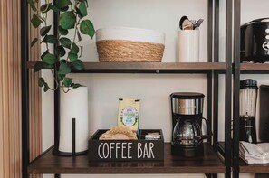 Coffee and/or coffee maker - Cozy Miami Suite FREE Parking (Miami)