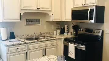 MikrovÄgsugn, ugn, spishÀll och diskmaskin