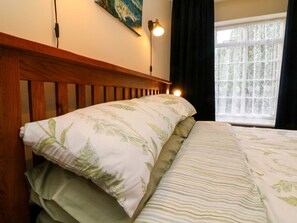 3 bedrooms, individually decorated, individually furnished - Barton Lodge (Minehead)