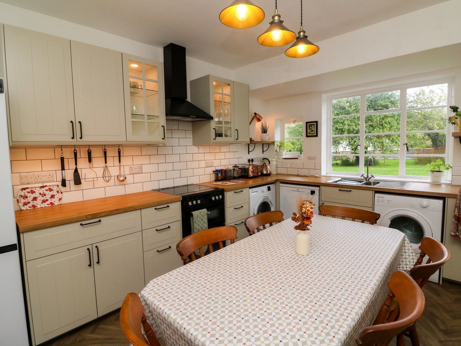 Fridge, microwave, dishwasher, toaster