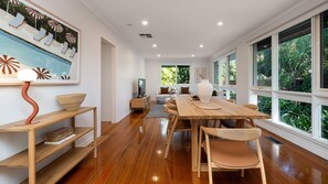 Dining - Sundance steps to Half Moon Bay (Black Rock)