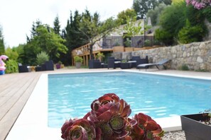 A heated pool - Beautiful air-conditioned apartment between the sea and the mountain (Le Rouret)