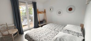 Iron/ironing board, travel cot, WiFi - Beautiful air-conditioned apartment between the sea and the mountain (Le Rouret)