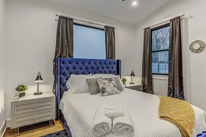 2 多间卧室、办公桌、熨斗/熨衣板、WiFi