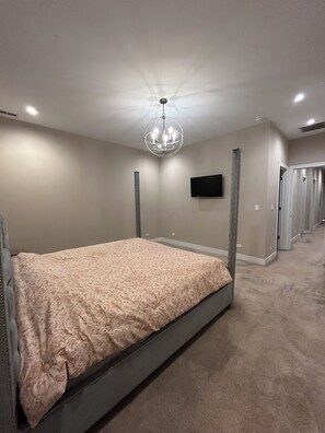 3 bedrooms, Internet, bed sheets - Spacious 3-bedroom apartment in excellent Chicago neighborhood (Chicago)