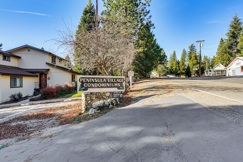 Private Boat Slip & Views: Lake Almanor Getaway!