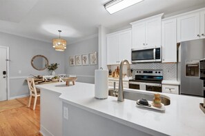 Fridge, microwave, oven, stovetop - Beach Happy - Barnes Plantation (Pool) (St. Simons Island)