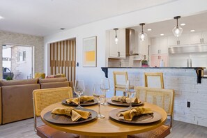 Dining - Good Times Getaway - Pool - Hot Tub - Theater Room (Seminole)