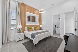15 bedrooms, desk, iron/ironing board, free WiFi - Paradiso's Luxurious New Home w 15 Ensuites (Orlando)