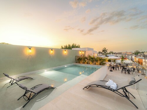 Hotel Serenata Santa Lucia, Mérida
