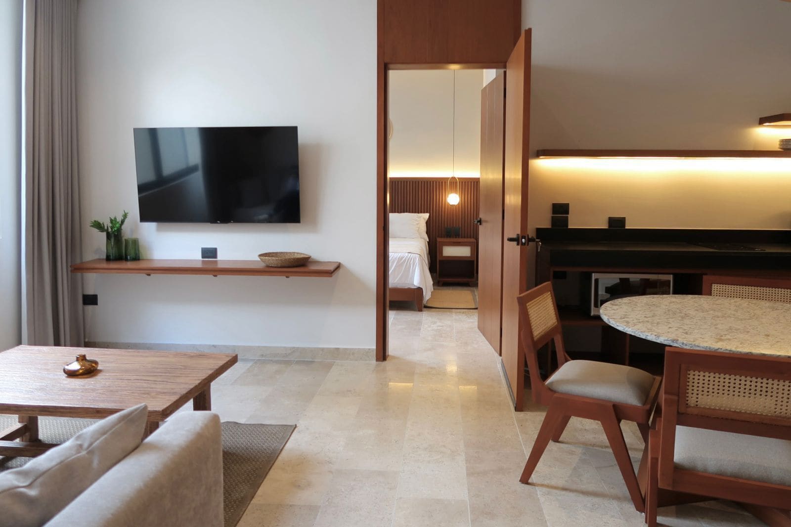 Suíte superior | Cofres nos quartos, escrivaninha, espaço de trabalho para notebook