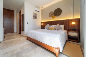 Classic Room | In-room safe, desk, laptop workspace, blackout drapes - Hotel Serenata Santa Lucia, Mérida (Mérida)