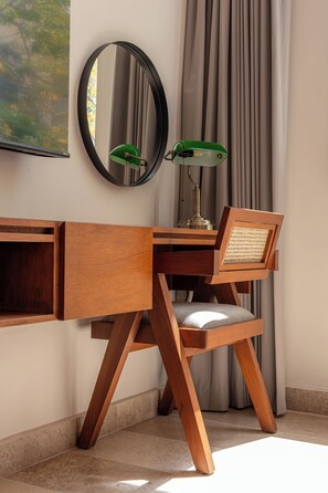 Classic Room | In-room safe, desk, laptop workspace, blackout drapes - Hotel Serenata Santa Lucia, Mérida (Mérida)