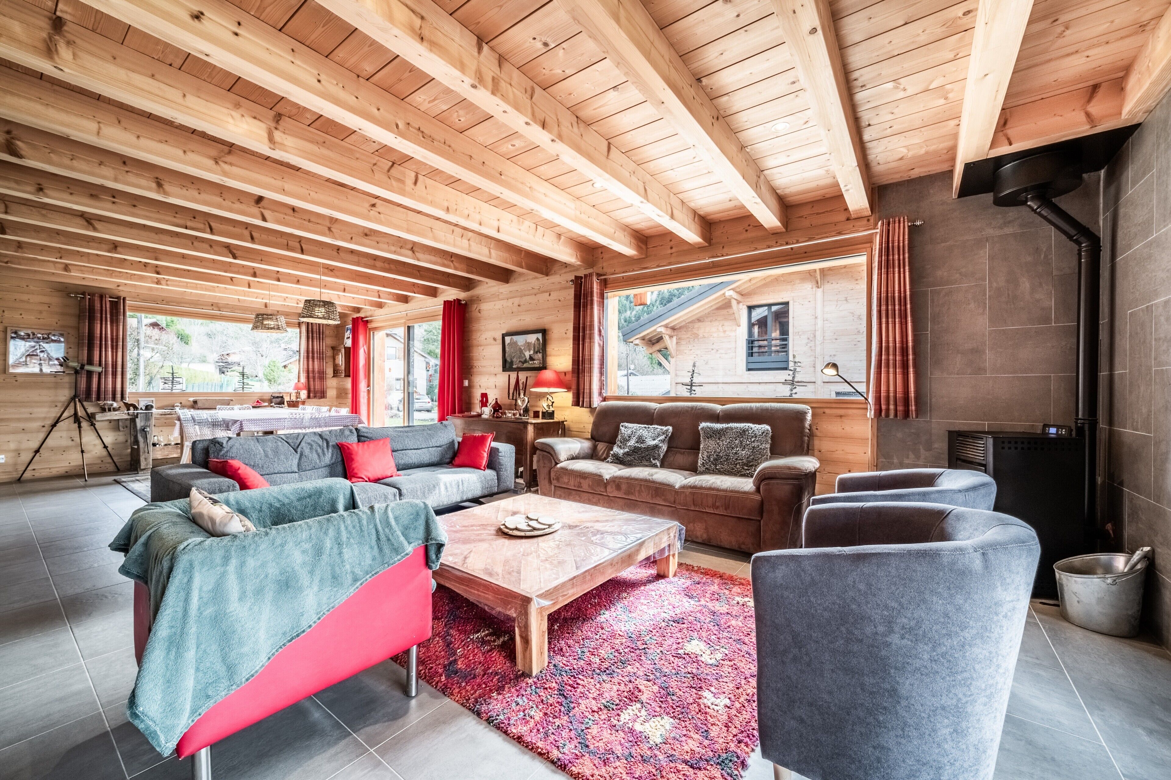 TV, fireplace, DVD player