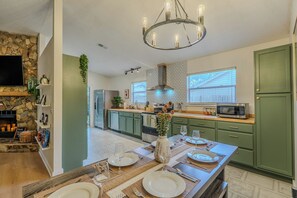Private kitchen - Low Tide Lounge  Coastal Retreat w/ Hot Tub (Atlantic Beach)