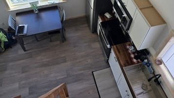 Geladeira, micro-ondas, fogão, cooktop