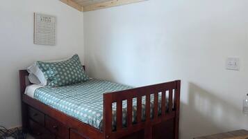 Free WiFi, bed sheets