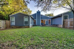 Exterior - Fabulous 3-bedroom house with AC in vibrant Austin (Austin)