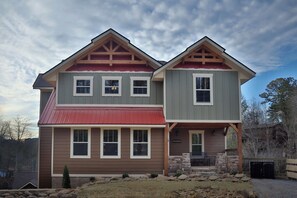 Exterior - Firefly Nights – 5-Bed Mountain Chalet with Private Theater and Elevator (Gatlinburg)