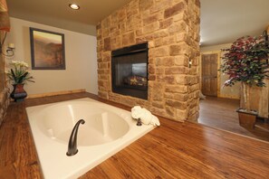 Interior - Misty Mountainside–Romantic 2-Suite Modern Chalet with Hot Tub and Pool Table (Gatlinburg)