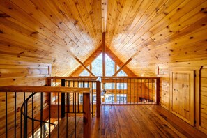 Interior - Bucky’s Blind · Cozy Forest Escape: Hot Tub, Playground, Fire Pit (Broken Bow)