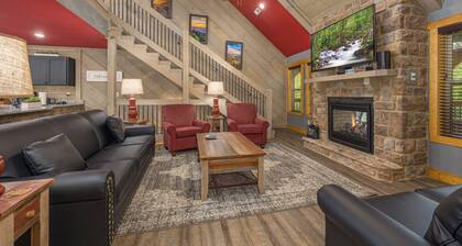 A Majestic Hilltop – 6 Bedroom ,Indoor Pool, Theater and Stunning Mount Views