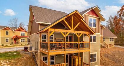 A Time for Us –Luxury Mountain Retreat with Private Indoor Pool and Game Room