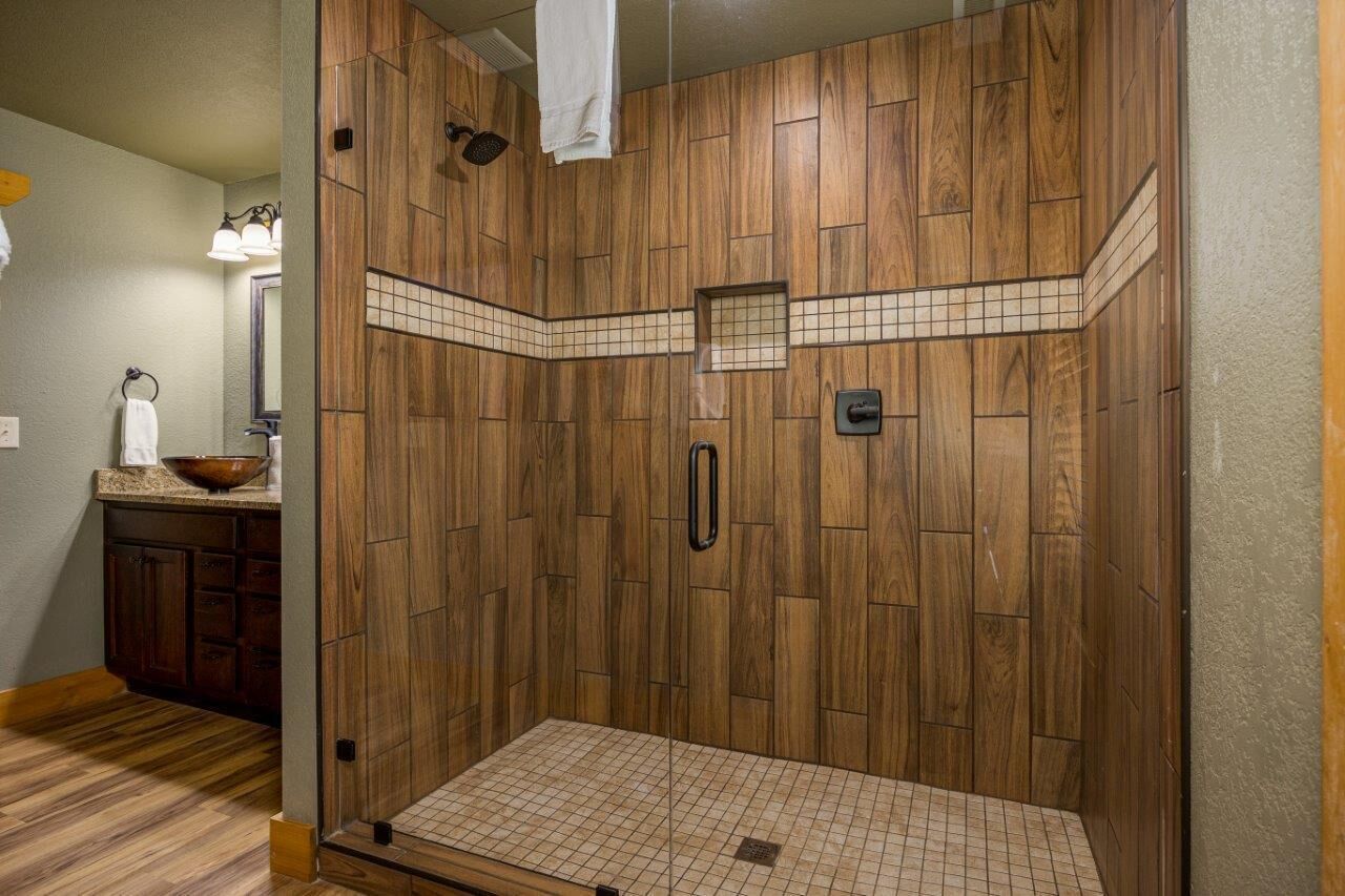 Shower, jetted tub, hair dryer, towels