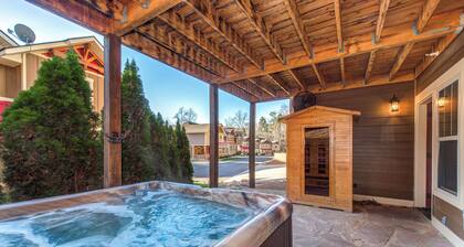 Aqua Paradise – Luxury 6BR Chalet , Indoor Pool, Theater Room and Game Room