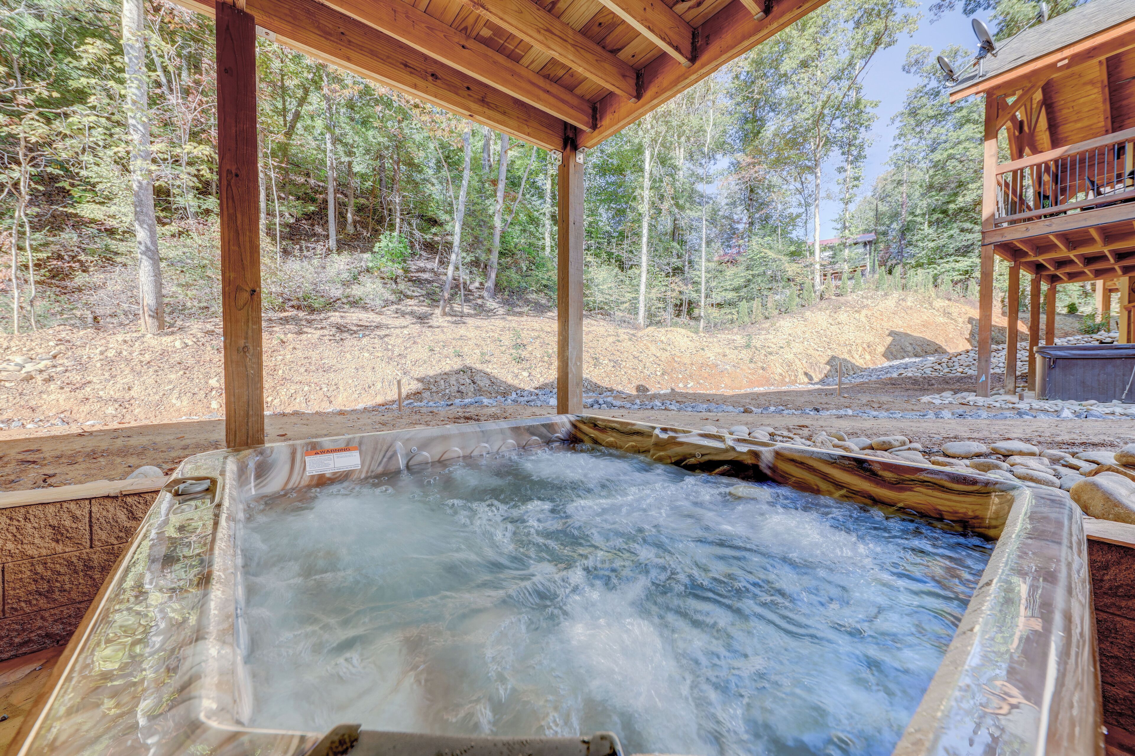 Outdoor spa tub