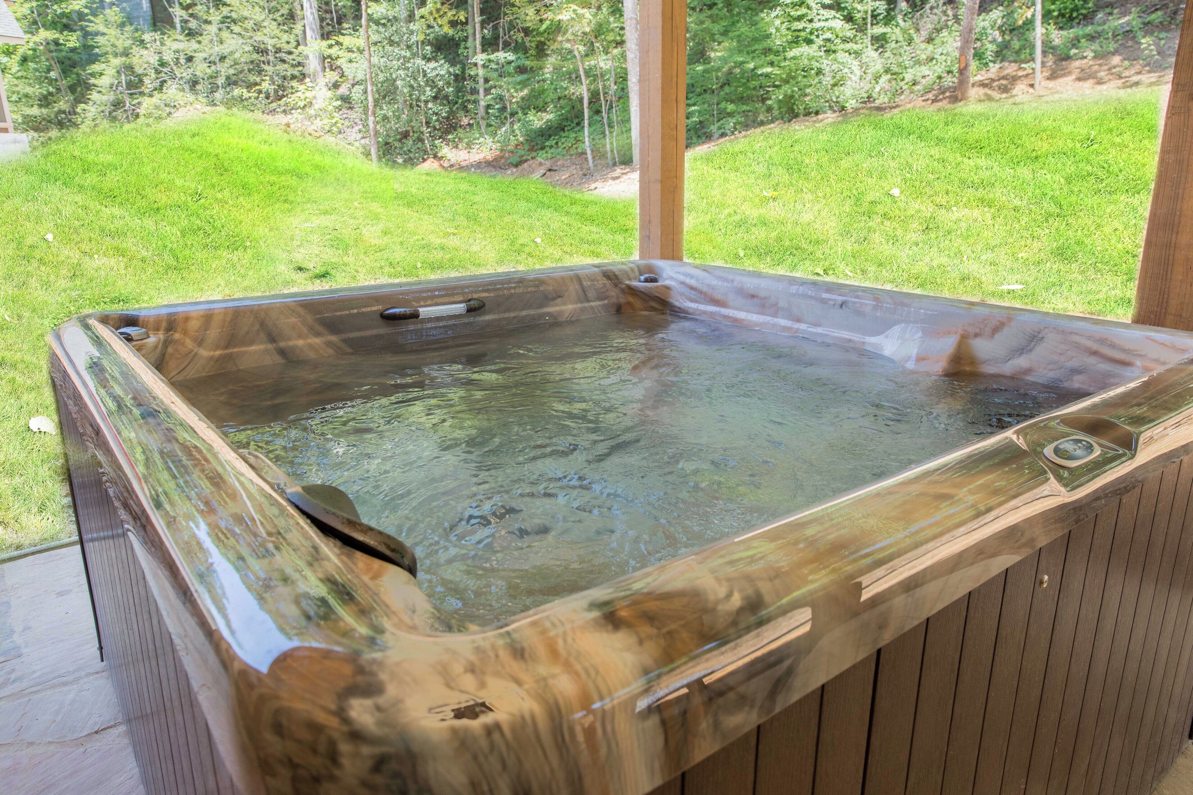Outdoor spa tub