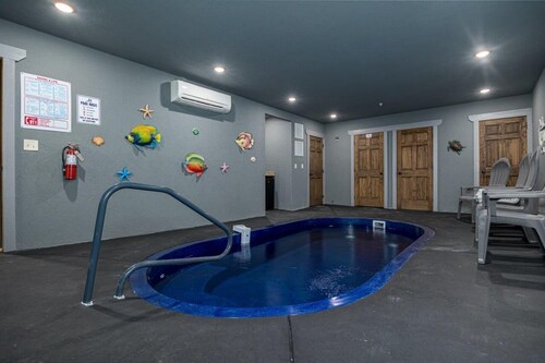Harmony Peak – Luxury 5BR Chalet with Indoor Pool, Theater Room and Game Area