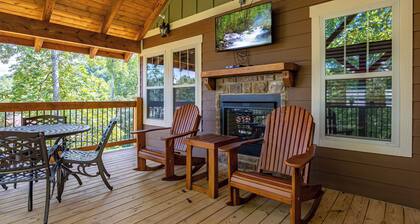 Fresh, Modern Luxury Chalet w/ Indoor Pool, Theater & Hot Tub – Sleeps 16