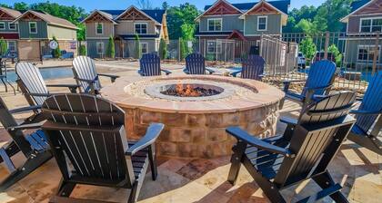 Splash Mountain Lodge – Luxury 4BR Chalet w/ Indoor Pool, Game Room & Hot Tub