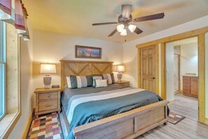 4 bedrooms, iron/ironing board, free WiFi, bed sheets