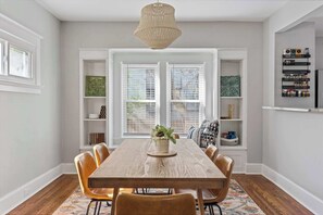 Dining - King Suite | Bunk Beds | Fireplace | Sleeps 8 (Cincinnati)