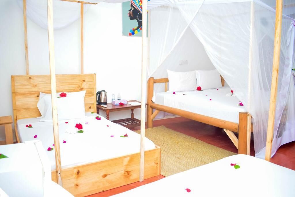 Bureau, rideaux occultants, chambres insonorisées