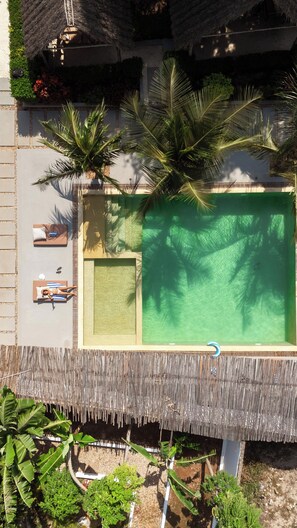 Kolam renang outdoor