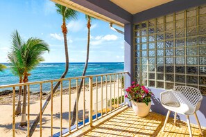 Property grounds - Moon Bay 2 Bdr Beachfront Condo with Pool and Tennis (Bodden Town)