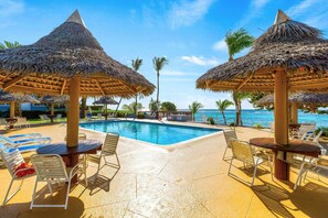 Pool - Moon Bay 2 Bdr Beachfront Condo with Pool and Tennis (Bodden Town)