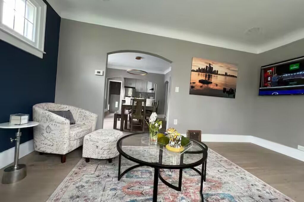 Cute Modern Home With Basement - Ferndale, MI
