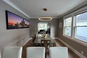Dining - Cute Modern Home with basement (Ferndale)