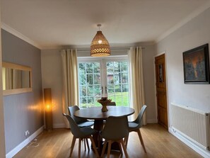 Dining - Uphill Lincoln Home, Near Cathedral and Castle (Lincoln)
