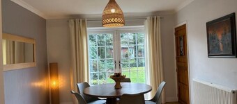 Uphill Lincoln Home, Near Cathedral and Castle