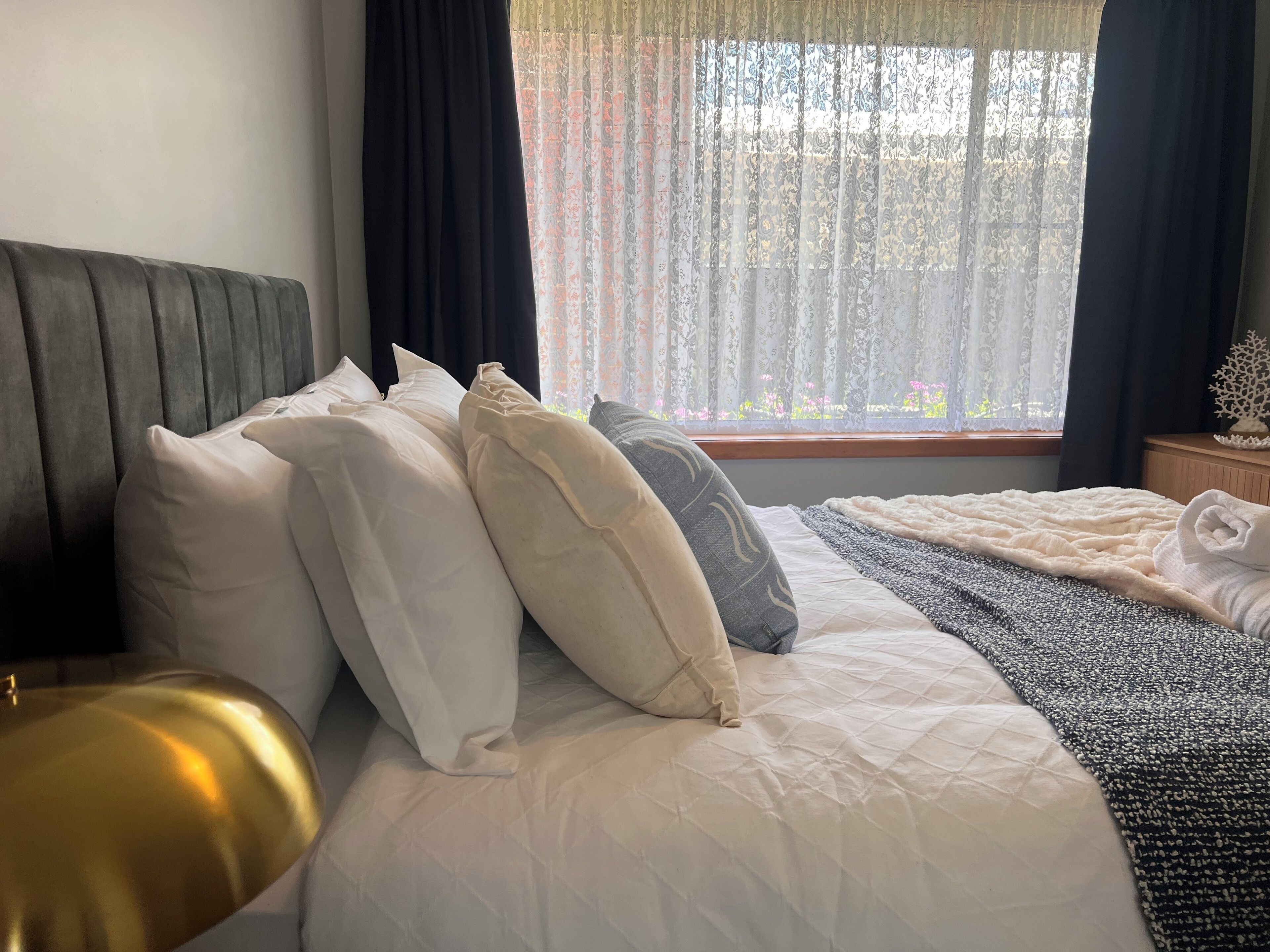 Iron/ironing board, WiFi, bed sheets