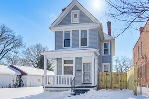Exterior - Walk to Trolley District: Olde Towne East Retreat (Columbus)
