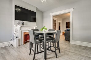 Dining - Walk to Trolley District: Olde Towne East Retreat (Columbus)