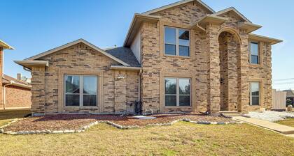 Walk to Lake Ray Hubbard: Spacious Home w/ Pool