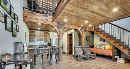 Walk to the James River! Serene Galena Studio